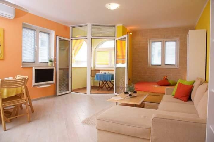 Apartment Lemon & Soul เซลเซ ภายนอก รูปภาพ